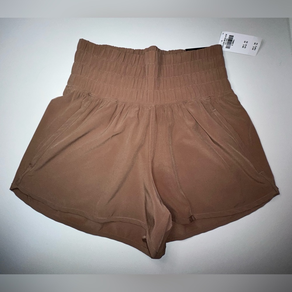 Abercrombie YPB motionTEK Unlined Ultra High Rise Workout Short in Willow - XS